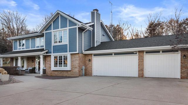 N6119 Willow CIRCLE, Sullivan, WI 53178