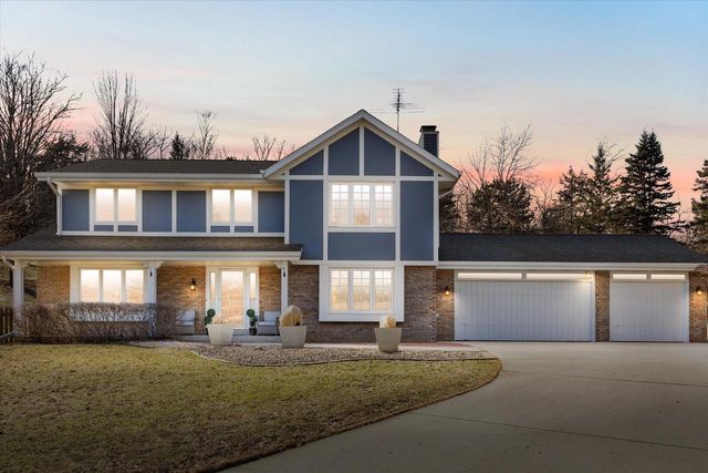 N6119 Willow CIRCLE, Sullivan, WI 53178