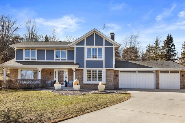 N6119 Willow CIRCLE, Sullivan, WI 53178