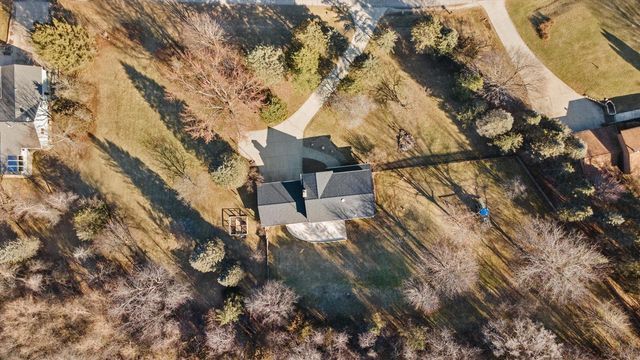 N6119 Willow CIRCLE, Sullivan, WI 53178