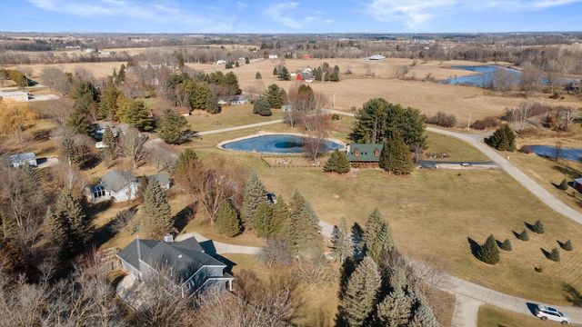 N6119 Willow CIRCLE, Sullivan, WI 53178
