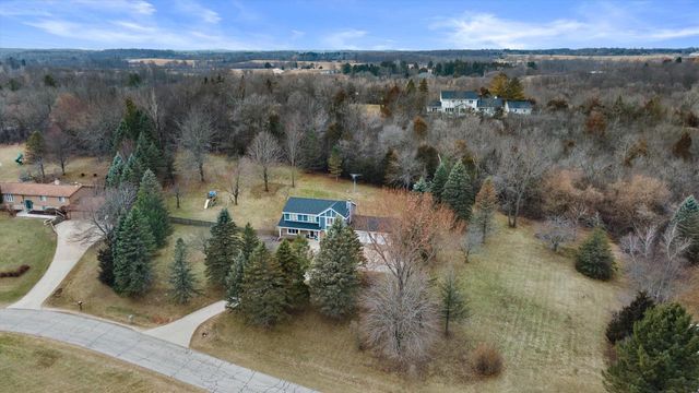N6119 Willow CIRCLE, Sullivan, WI 53178