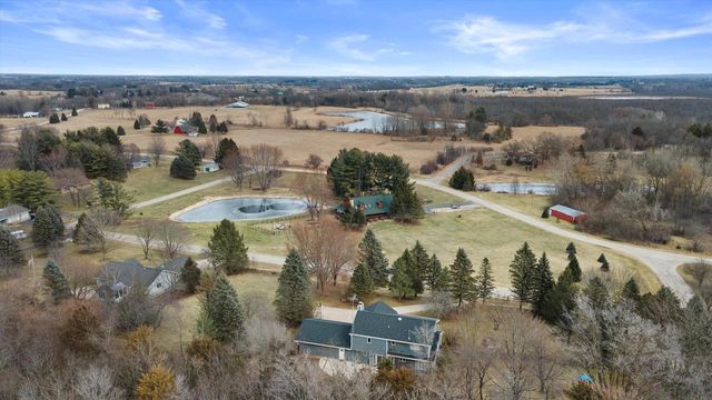 N6119 Willow CIRCLE, Sullivan, WI 53178