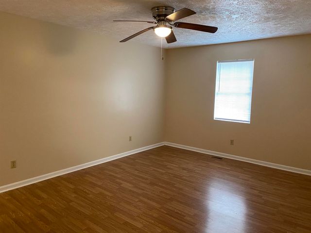 141 HIDEAWAY SQ, Selmer, TN 38375