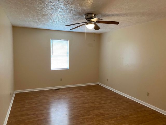 141 HIDEAWAY SQ, Selmer, TN 38375