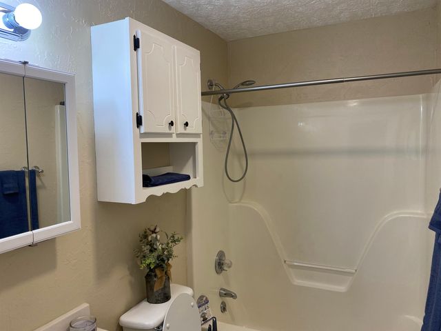141 HIDEAWAY SQ, Selmer, TN 38375