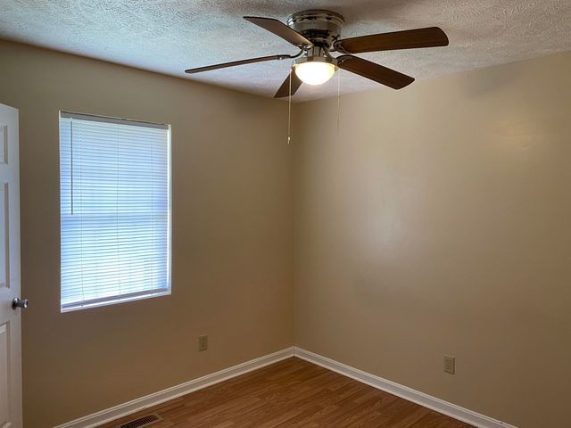 141 HIDEAWAY SQ, Selmer, TN 38375