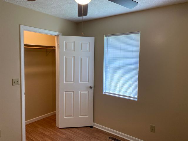 141 HIDEAWAY SQ, Selmer, TN 38375