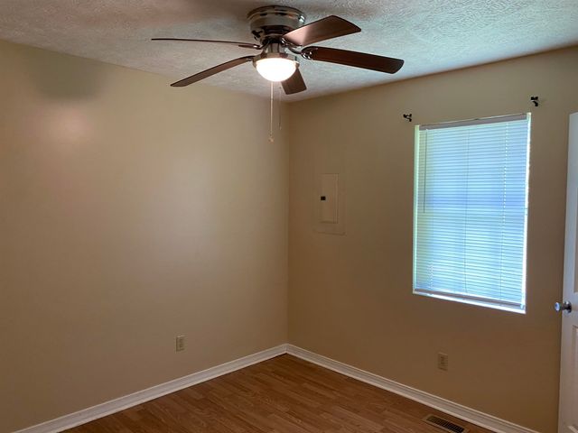 141 HIDEAWAY SQ, Selmer, TN 38375