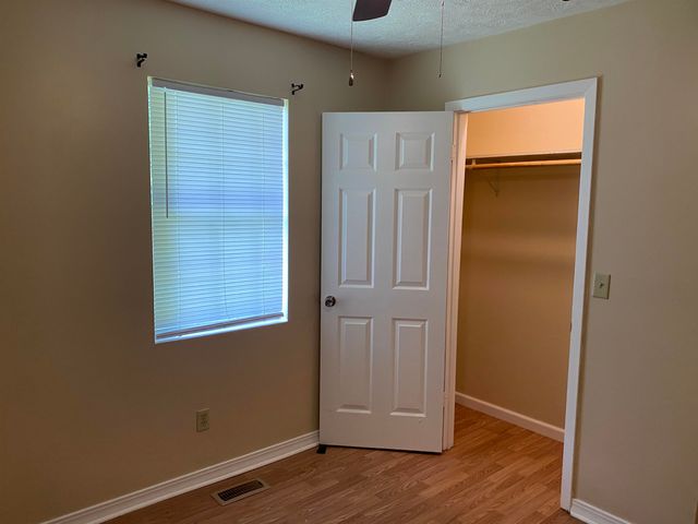 141 HIDEAWAY SQ, Selmer, TN 38375