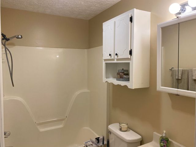 141 HIDEAWAY SQ, Selmer, TN 38375