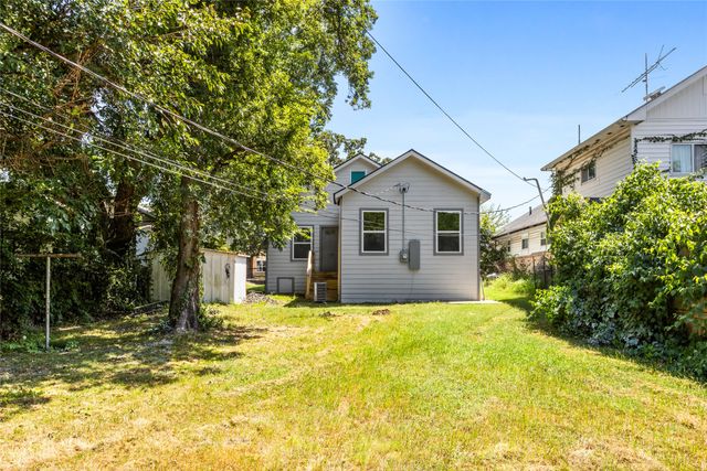 1127 W Morgan Street, Denison, TX 75020