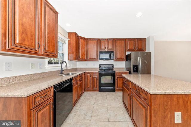 52 TEAGUE LN, Martinsburg, WV 25404