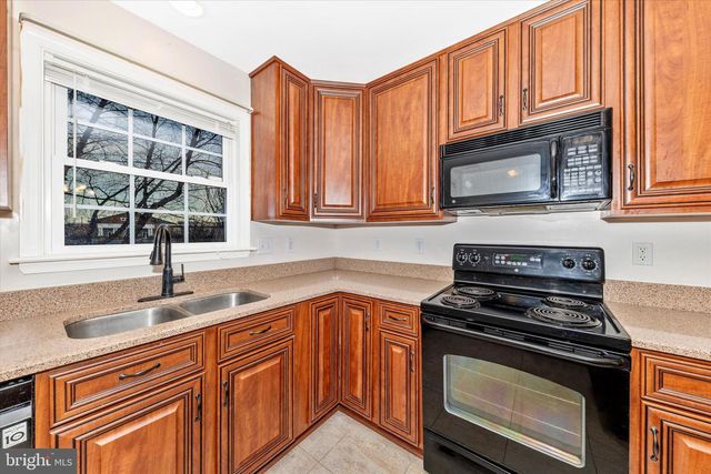 52 TEAGUE LN, Martinsburg, WV 25404