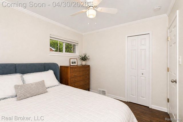 8410 Northfield Boulevard, Oak Park, MI 48237