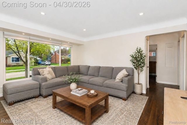 8410 Northfield Boulevard, Oak Park, MI 48237