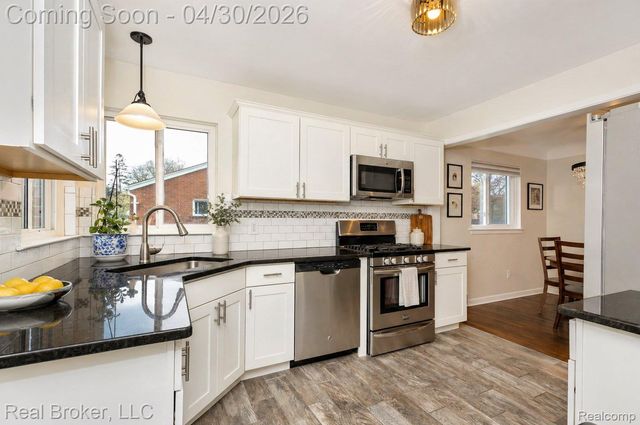 8410 Northfield Boulevard, Oak Park, MI 48237