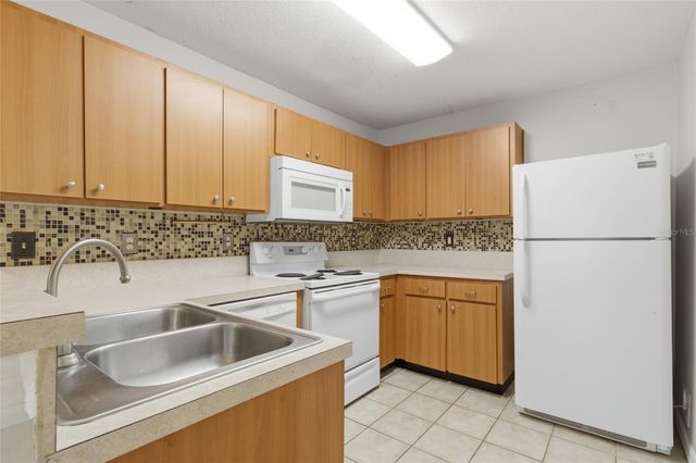 713 LAKE MARION GOLF RESORT DRIVE, Kissimmee, FL 34759