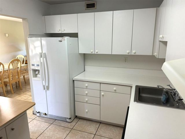 7400 Miami Lakes Dr D206, Miami Lakes, FL 33014