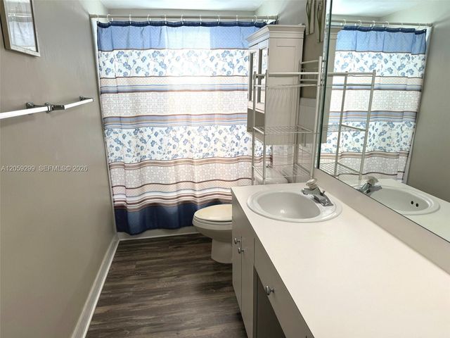 7400 Miami Lakes Dr D206, Miami Lakes, FL 33014