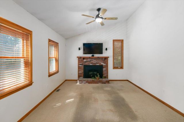 5 Plaza Avenue, Hudson, NH 03051