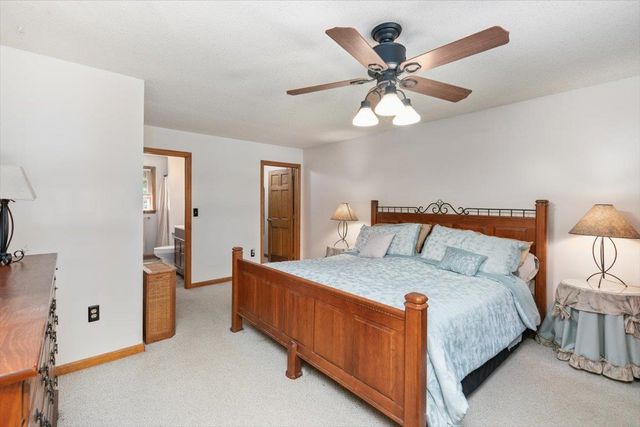 5 Plaza Avenue, Hudson, NH 03051