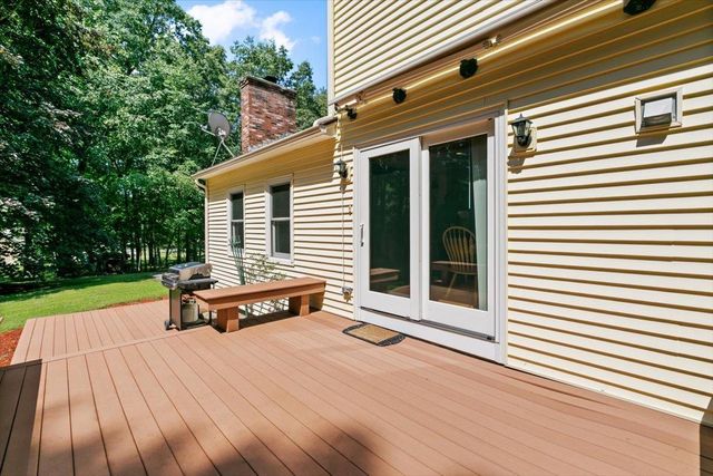 5 Plaza Avenue, Hudson, NH 03051