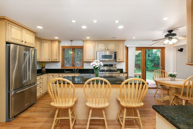 5 Plaza Avenue, Hudson, NH 03051