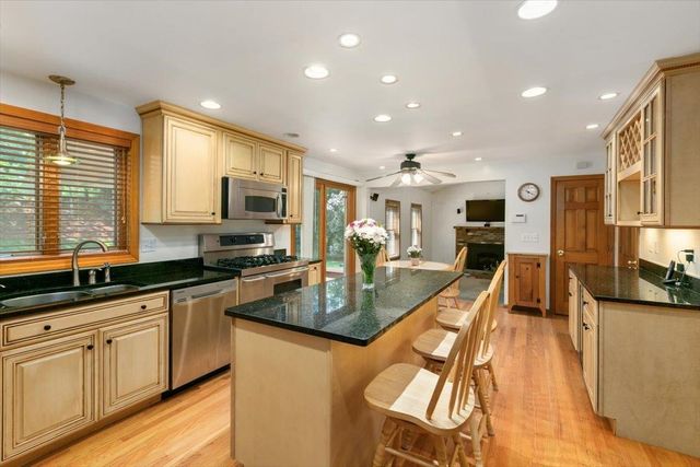 5 Plaza Avenue, Hudson, NH 03051