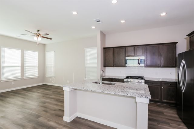 714 Lacewing Drive, Arlington, TX 76005