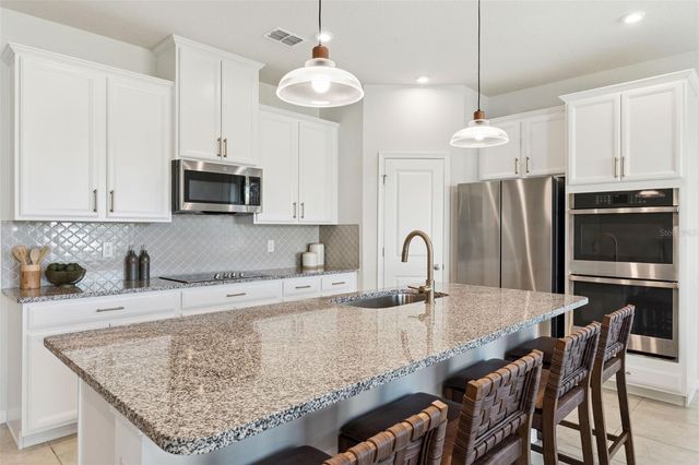 1712 OCEANIA AVENUE, Davenport, FL 33837