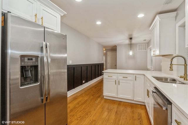 6427 N Albany Avenue 3, Chicago, IL 60645