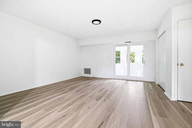 1137 KAYE CT, Burlington, NJ 08016