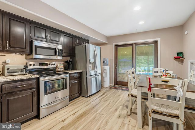 33 SQUIRREL RD, Doylestown, PA 18901