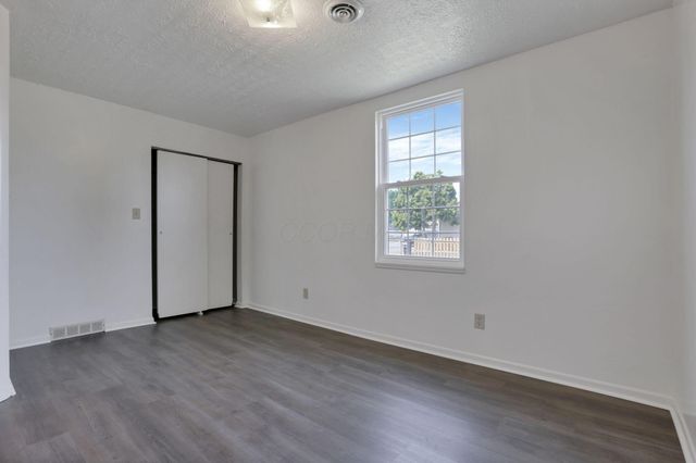 1855 Cherry Valley Road, Newark, OH 43055