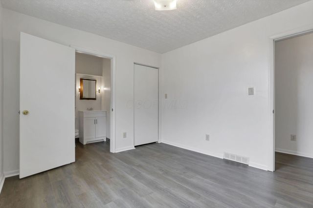 1855 Cherry Valley Road, Newark, OH 43055