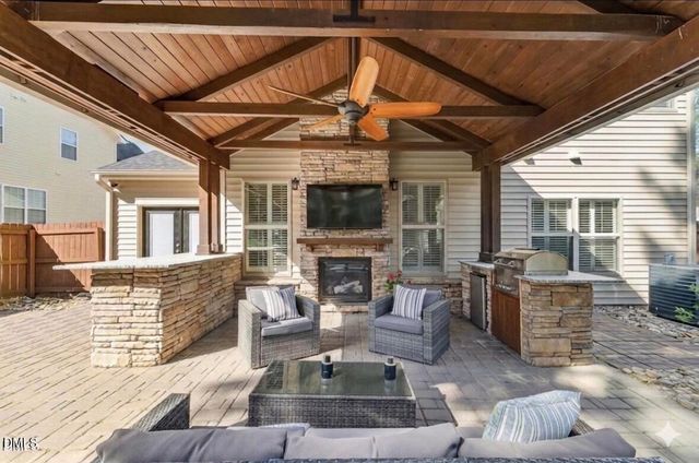 5325 Sapphire Springs Drive, Knightdale, NC 27545