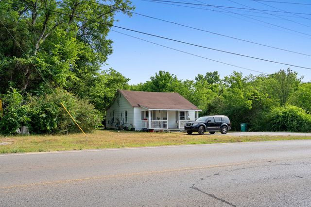 608 Rock Springs Rd, Smyrna, TN 37167