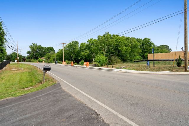 608 Rock Springs Rd, Smyrna, TN 37167
