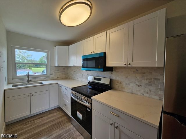 864 Courtington LN 12, Fort Myers, FL 33919