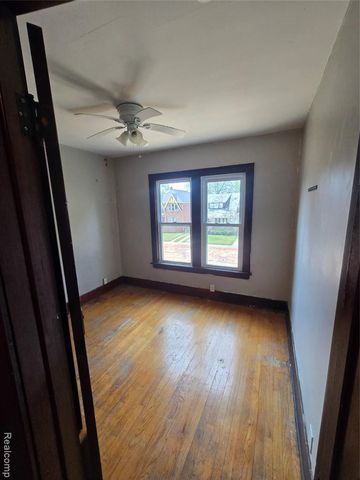 14600 Sussex Street, Detroit, MI 48227