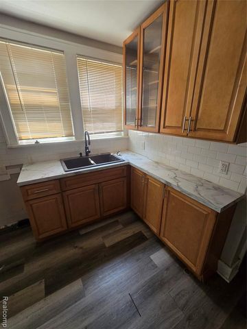 14600 Sussex Street, Detroit, MI 48227