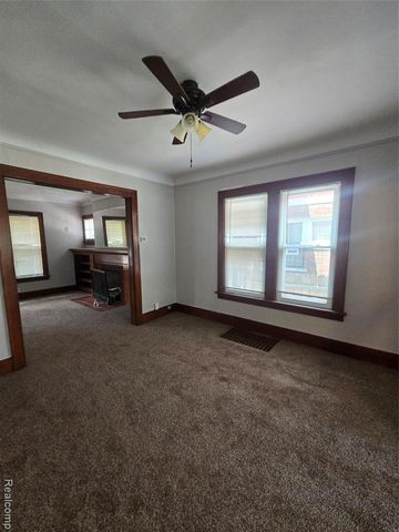 14600 Sussex Street, Detroit, MI 48227