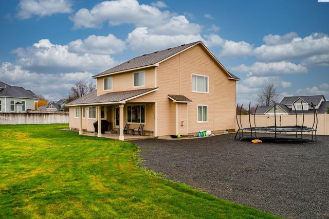 98901 E Brooklyn Dr, Kennewick, WA 99338