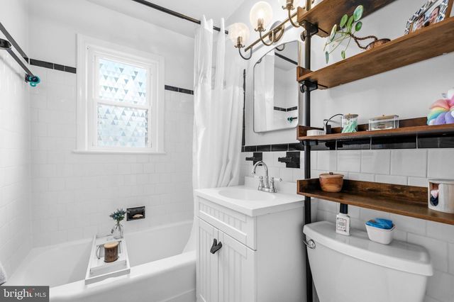 3241 HOLLY HILL DR, Falls Church, VA 22042