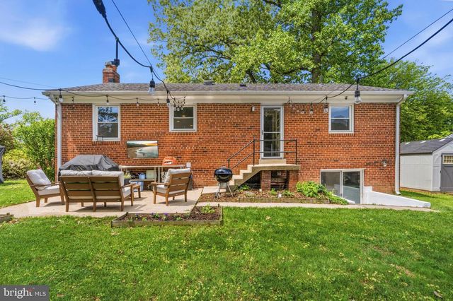 3241 HOLLY HILL DR, Falls Church, VA 22042