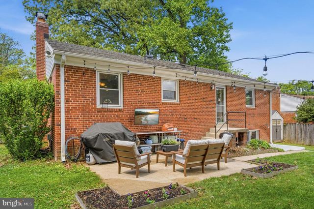 3241 HOLLY HILL DR, Falls Church, VA 22042