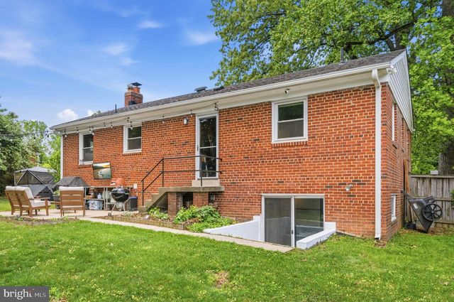3241 HOLLY HILL DR, Falls Church, VA 22042