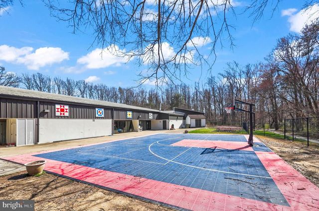 3241 HOLLY HILL DR, Falls Church, VA 22042