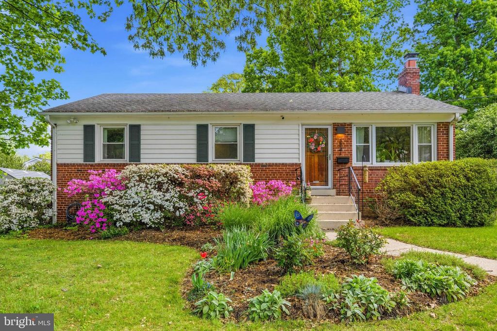 3241 HOLLY HILL DR, Falls Church, VA 22042